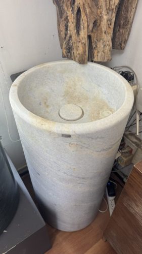 LAVABO PEDESTAL MODELO CILINDRO AZUL MÁRMOL BLANCO NEVADA 
